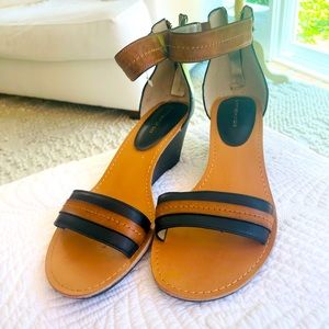 Tommy Hilfiger NWOT size 8.5 sandals